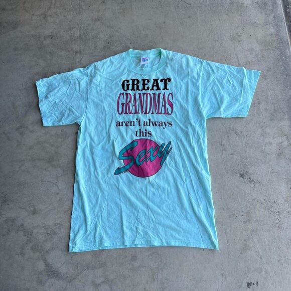 1990s “Grandma’s Arent Always This Sexy” Funny tee Unisex Large - Picture 1 of 2